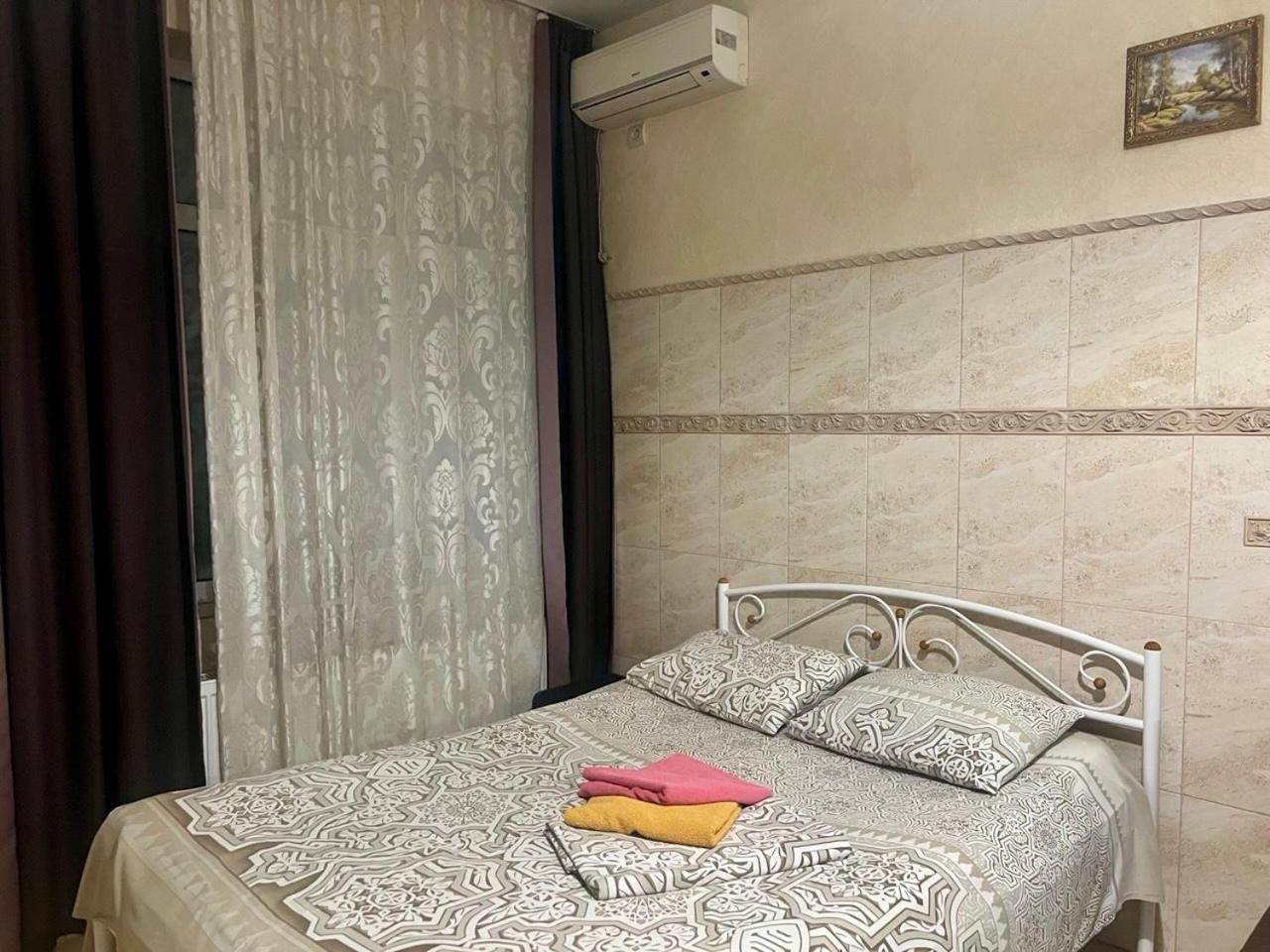 Studio Apartment Metro Pechersk Kiev Exterior foto
